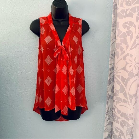 Xhilaration Red & White Print Tie Neck Sleeveless Blouse Size Medium - Picture 1 of 9